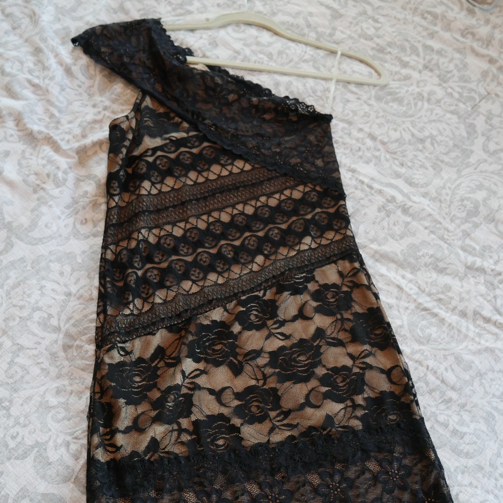 Sexy stretch lace one-shoulder mini dress!